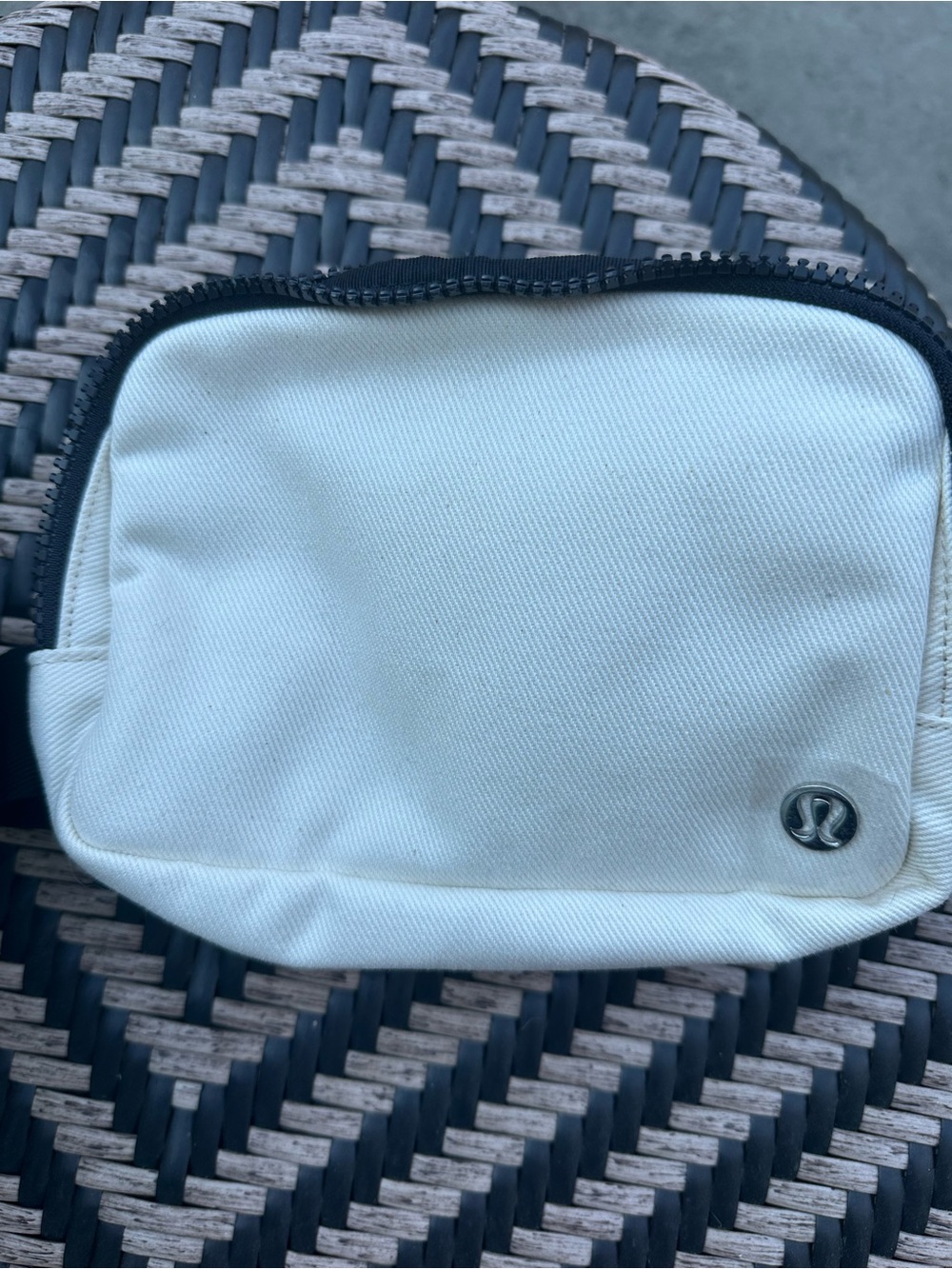 NEW LIMITED EDITION Lululemon Everywhere Belt Bag Canvas in Natural/Black